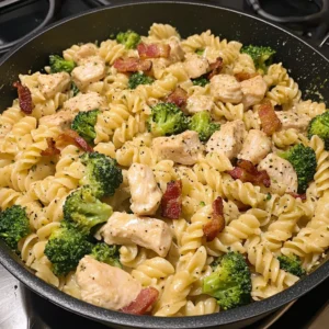 One-Pot Ranch Chicken Bacon and Broccoli Pasta 30 Minutes Easy Delicious